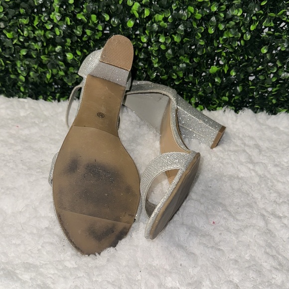 Heels - Picture 3 of 3